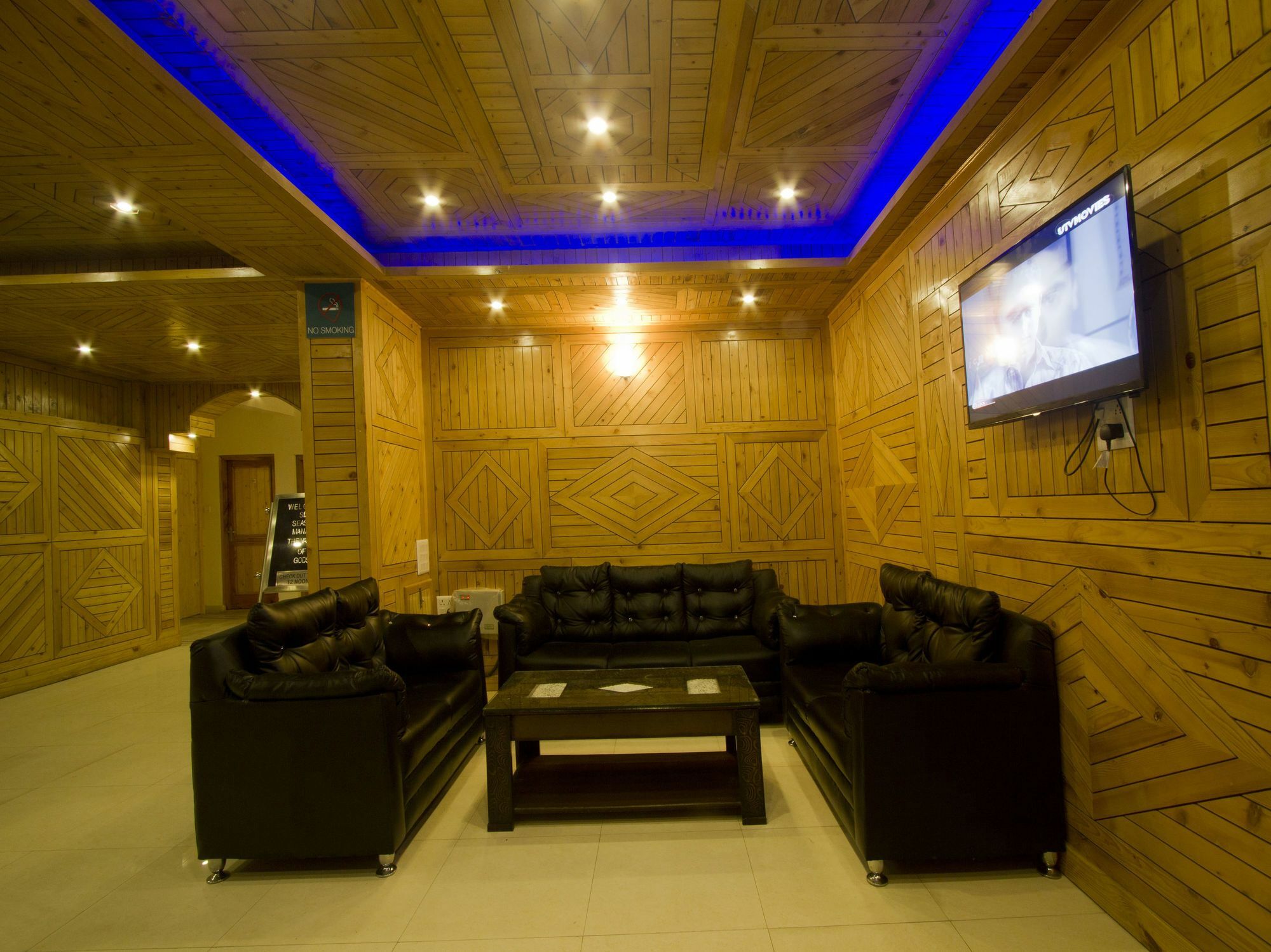 Oyo 3146 Six Season Regency Hotel Jagatsukh ภายนอก รูปภาพ